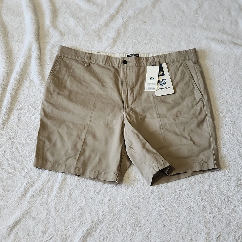 Men's New Dockers Shorts - Picture 1 of 3